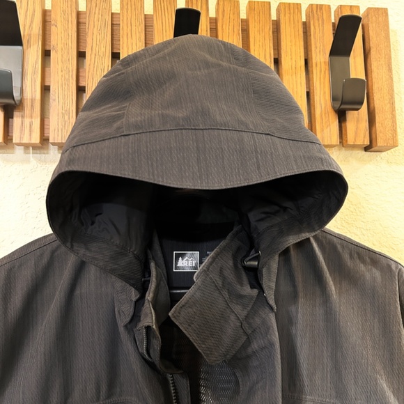 REI Mens Rainjacket/Parka, Charcoal Gray, Size XL - Picture 10 of 15